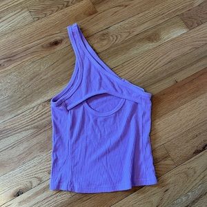 One shoulder crop top